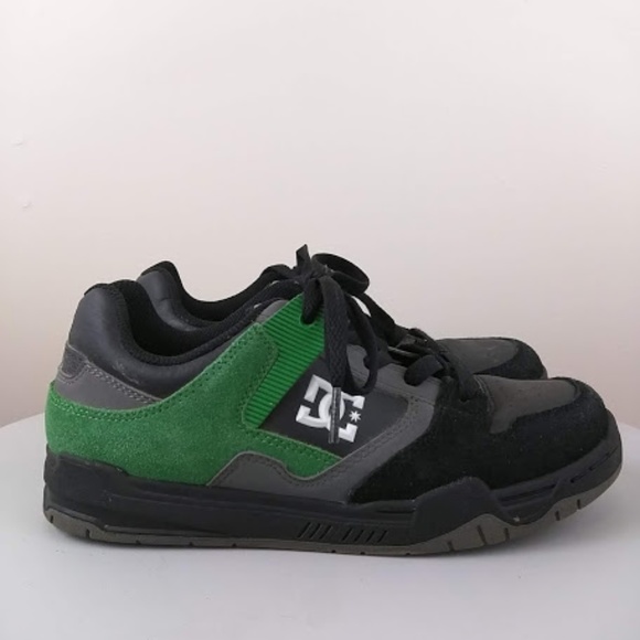 dc skateboarding shoes